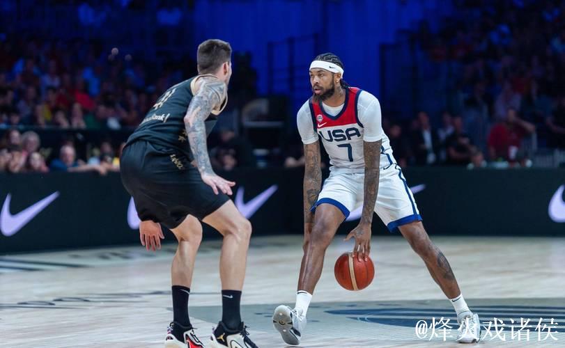 英格拉姆半场高效砍下18分,三分4投3中斩获2篮板 英格拉姆半场高效砍下18分,三分4投3中斩获2篮板